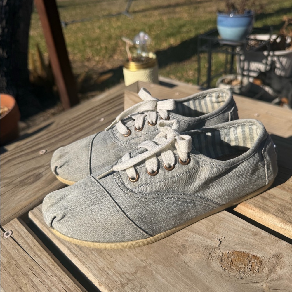 Tom’s Gray Canvas Cordone Sneakers